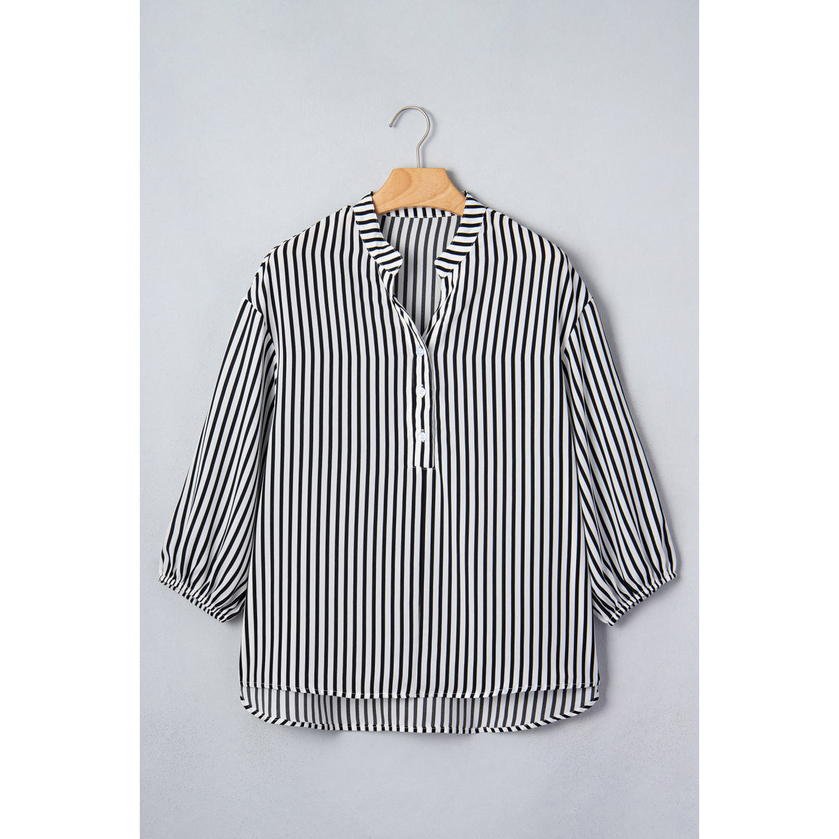 Camicia morbida a righe nere con maniche al gomito — vista frontale