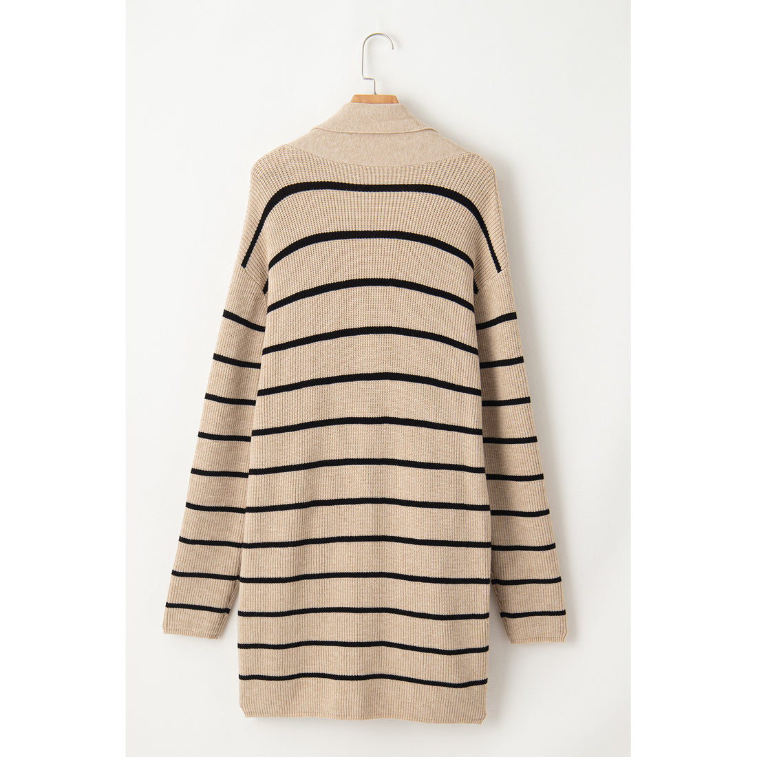 Cardigan a righe nere con collo a scialle e tasche — vista frontale